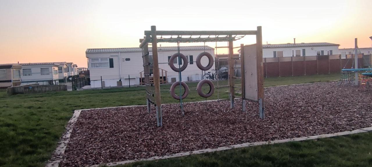 Przytulny Domek Holenderski Z Podgrzewanym Odkrytym Basenem Do Dyspozycji Gosci De Haan Εξωτερικό φωτογραφία