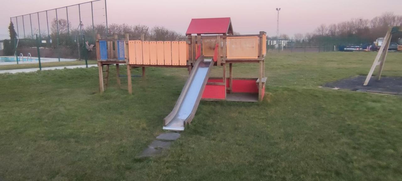 Przytulny Domek Holenderski Z Podgrzewanym Odkrytym Basenem Do Dyspozycji Gosci De Haan Εξωτερικό φωτογραφία
